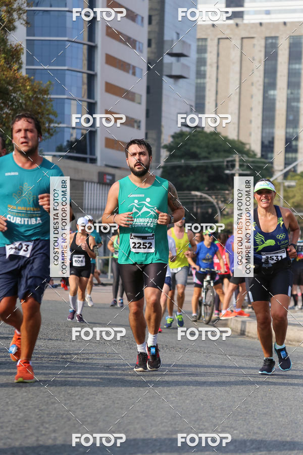Buy your photos of the eventMeia Maratona Internacional de Curitiba 2018 on Fotop