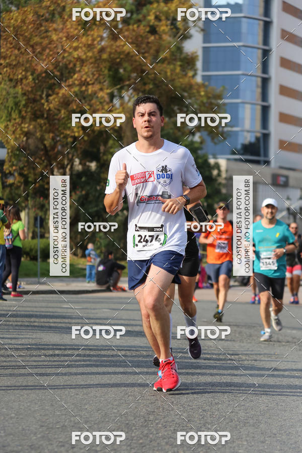 Buy your photos of the eventMeia Maratona Internacional de Curitiba 2018 on Fotop