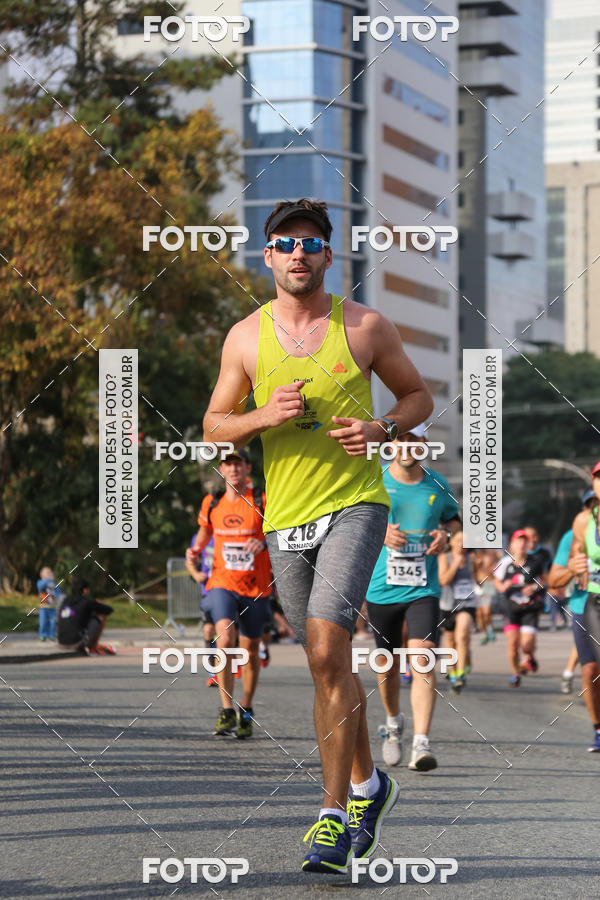 Buy your photos of the eventMeia Maratona Internacional de Curitiba 2018 on Fotop