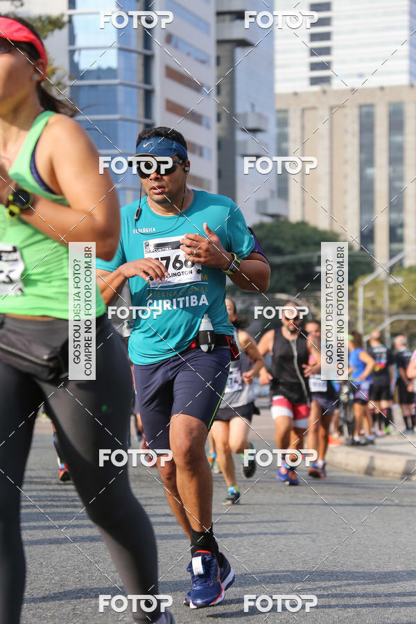 Buy your photos of the eventMeia Maratona Internacional de Curitiba 2018 on Fotop