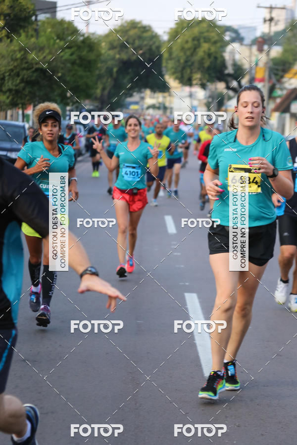 Buy your photos of the eventMeia Maratona Internacional de Curitiba 2018 on Fotop