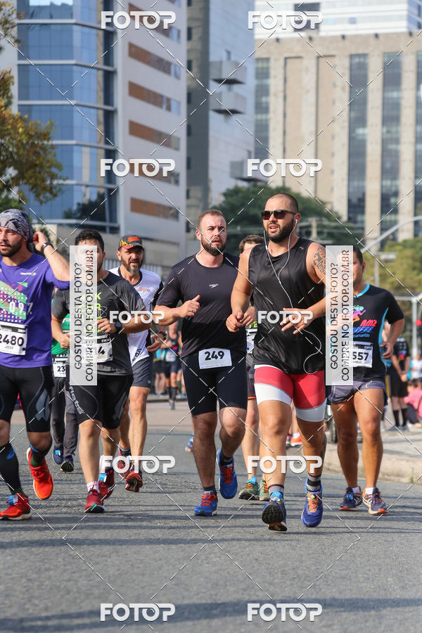 Buy your photos of the eventMeia Maratona Internacional de Curitiba 2018 on Fotop