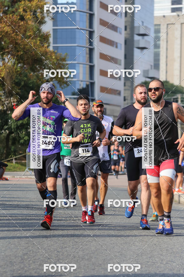 Buy your photos of the eventMeia Maratona Internacional de Curitiba 2018 on Fotop