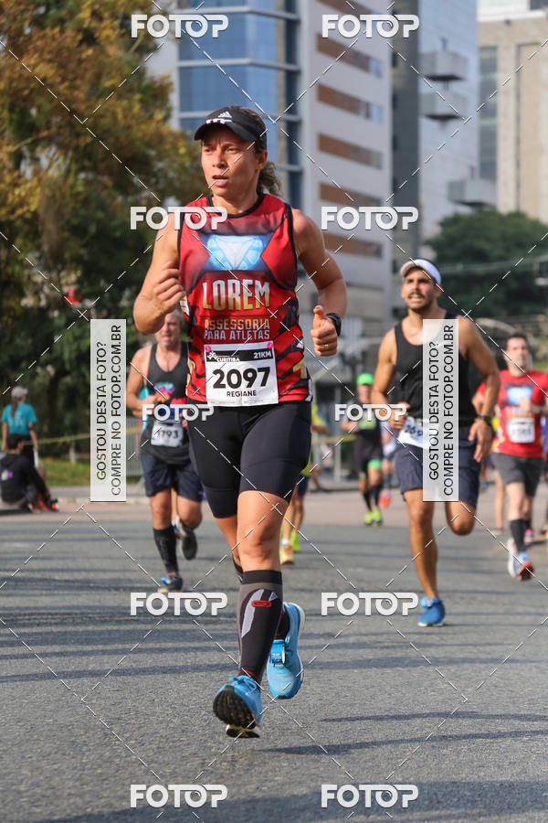Buy your photos of the eventMeia Maratona Internacional de Curitiba 2018 on Fotop