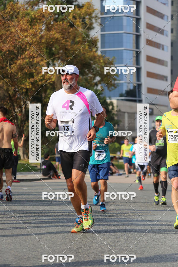 Buy your photos of the eventMeia Maratona Internacional de Curitiba 2018 on Fotop