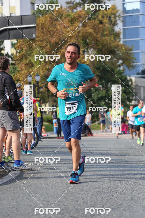 Buy your photos of the eventMeia Maratona Internacional de Curitiba 2018 on Fotop