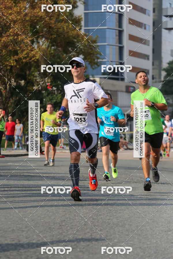 Buy your photos of the eventMeia Maratona Internacional de Curitiba 2018 on Fotop