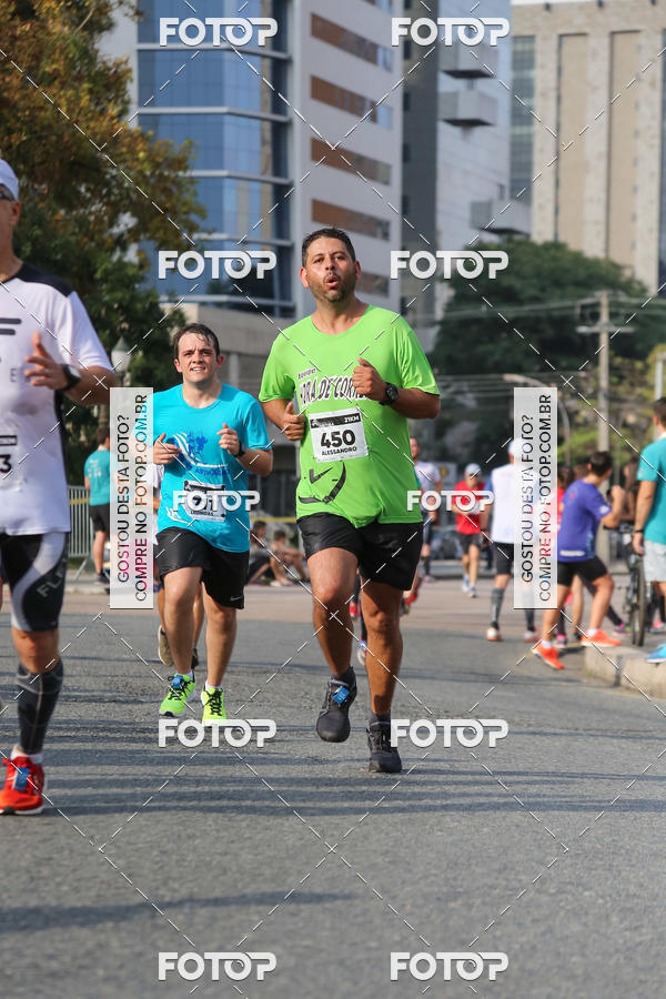 Buy your photos of the eventMeia Maratona Internacional de Curitiba 2018 on Fotop