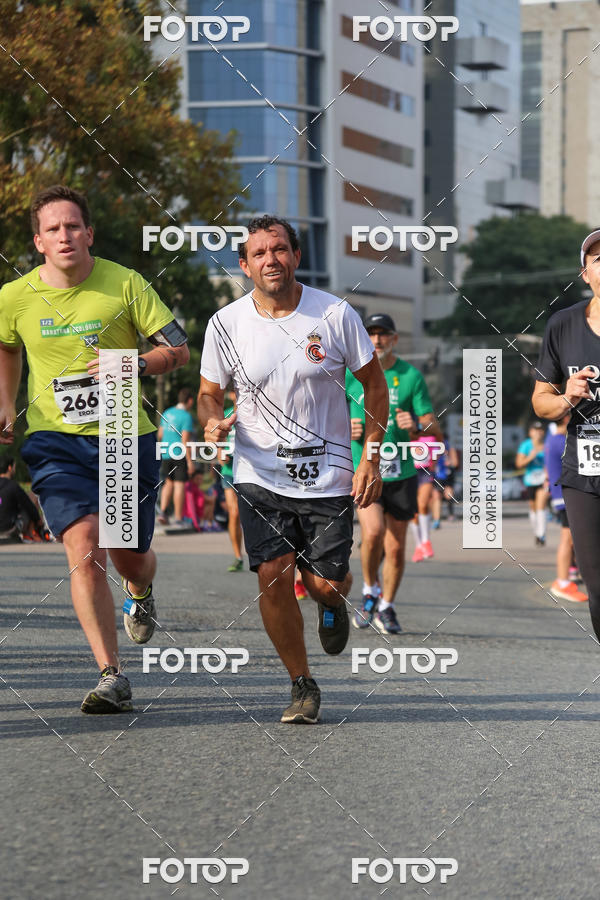 Buy your photos of the eventMeia Maratona Internacional de Curitiba 2018 on Fotop