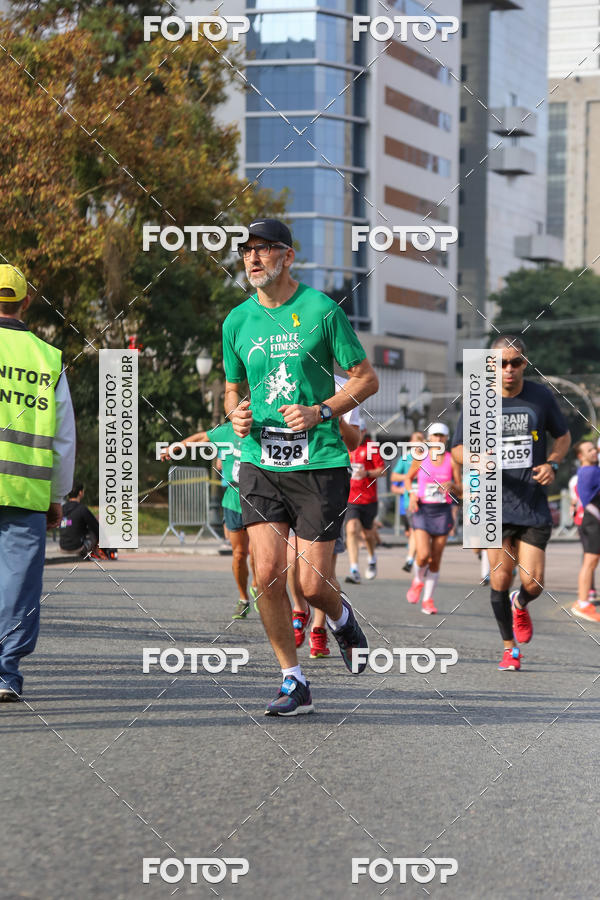 Buy your photos of the eventMeia Maratona Internacional de Curitiba 2018 on Fotop