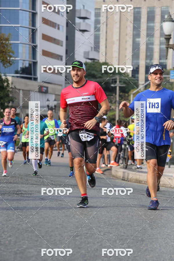 Buy your photos of the eventMeia Maratona Internacional de Curitiba 2018 on Fotop