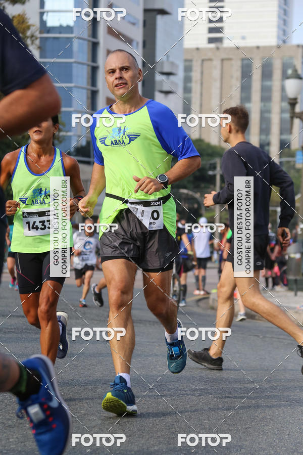 Buy your photos of the eventMeia Maratona Internacional de Curitiba 2018 on Fotop