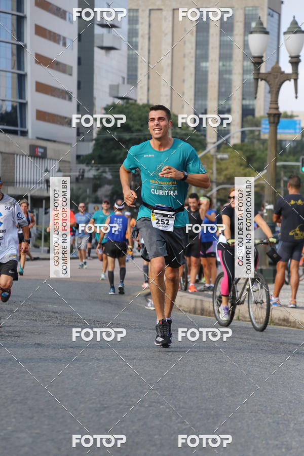 Buy your photos of the eventMeia Maratona Internacional de Curitiba 2018 on Fotop