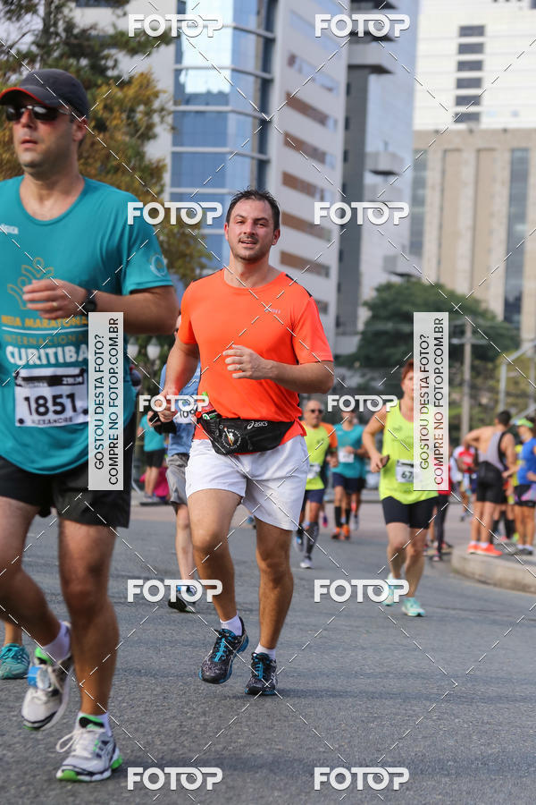Buy your photos of the eventMeia Maratona Internacional de Curitiba 2018 on Fotop