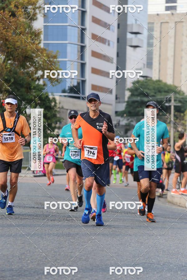Buy your photos of the eventMeia Maratona Internacional de Curitiba 2018 on Fotop
