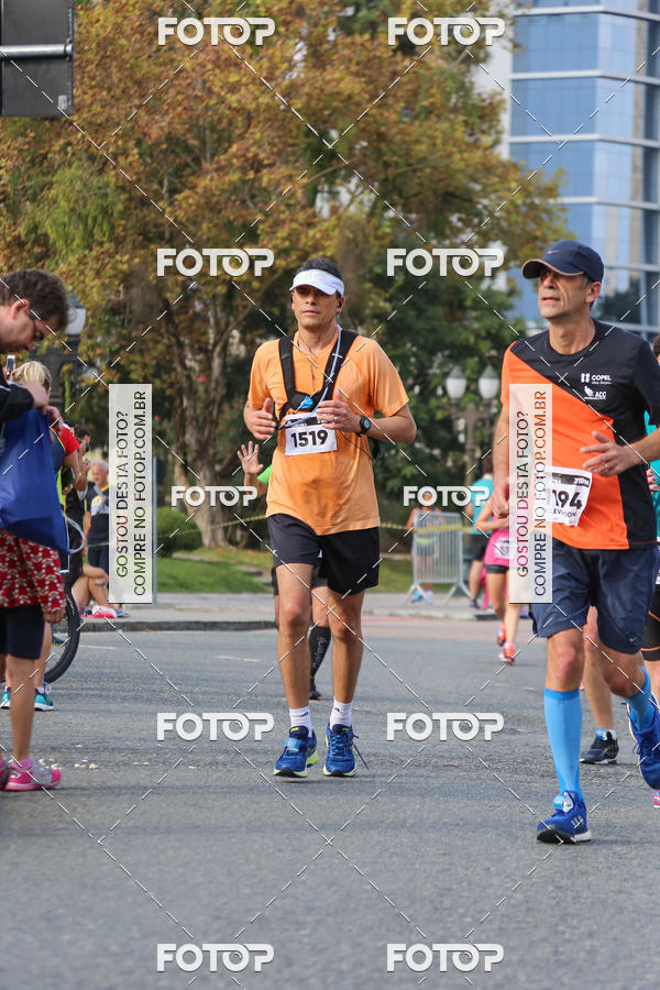 Buy your photos of the eventMeia Maratona Internacional de Curitiba 2018 on Fotop
