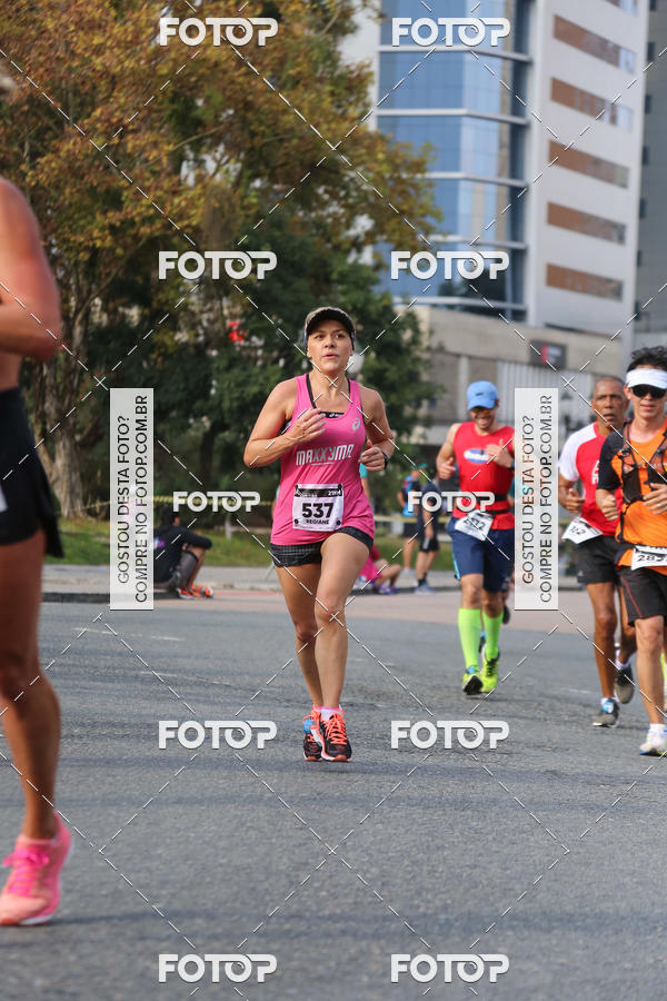 Buy your photos of the eventMeia Maratona Internacional de Curitiba 2018 on Fotop