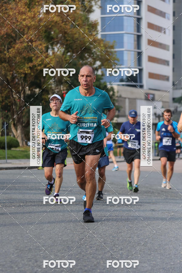 Buy your photos of the eventMeia Maratona Internacional de Curitiba 2018 on Fotop
