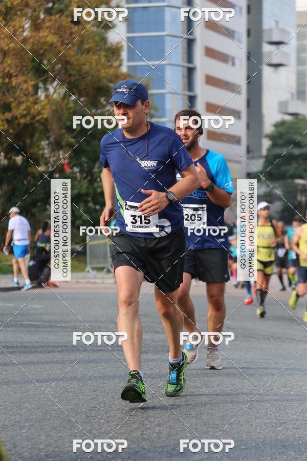 Buy your photos of the eventMeia Maratona Internacional de Curitiba 2018 on Fotop