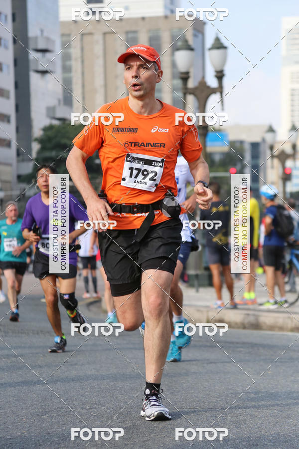 Buy your photos of the eventMeia Maratona Internacional de Curitiba 2018 on Fotop