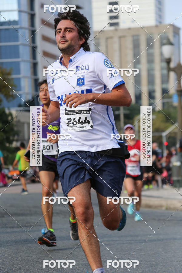 Buy your photos of the eventMeia Maratona Internacional de Curitiba 2018 on Fotop