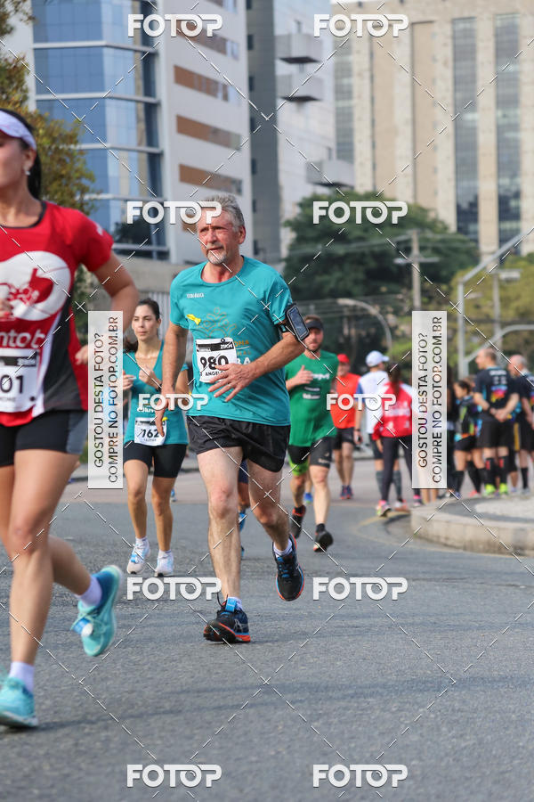 Buy your photos of the eventMeia Maratona Internacional de Curitiba 2018 on Fotop