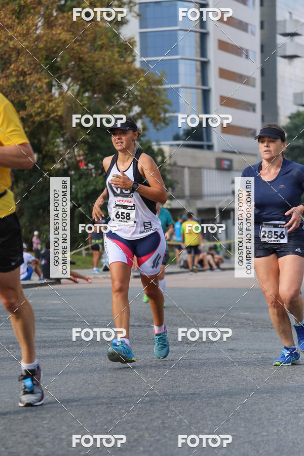 Buy your photos of the eventMeia Maratona Internacional de Curitiba 2018 on Fotop