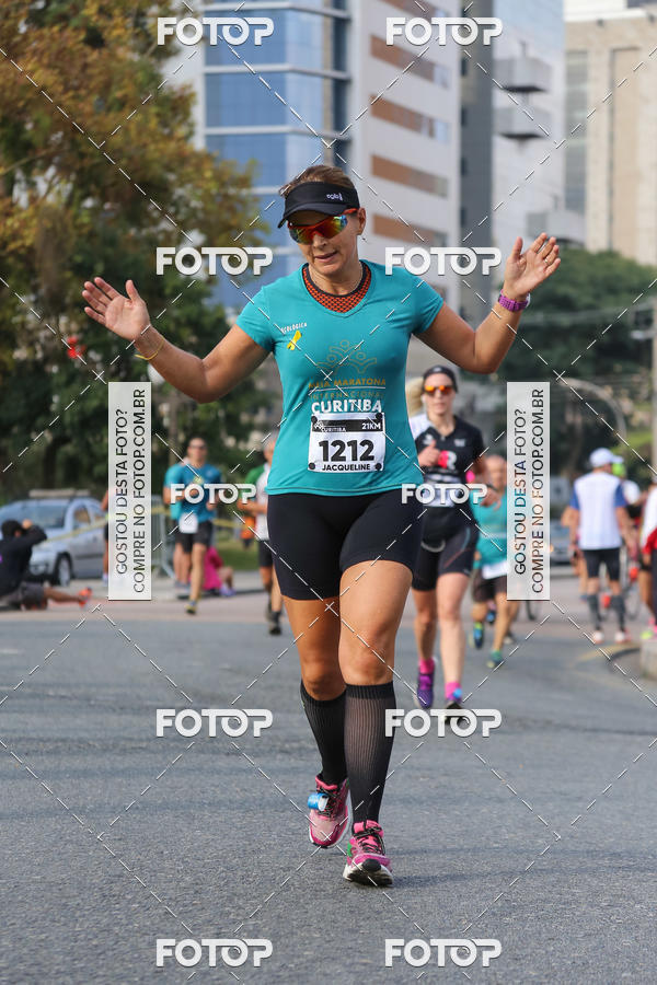 Buy your photos of the eventMeia Maratona Internacional de Curitiba 2018 on Fotop
