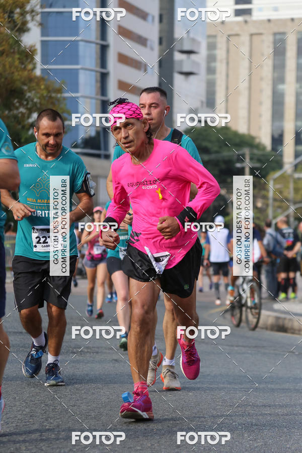 Buy your photos of the eventMeia Maratona Internacional de Curitiba 2018 on Fotop
