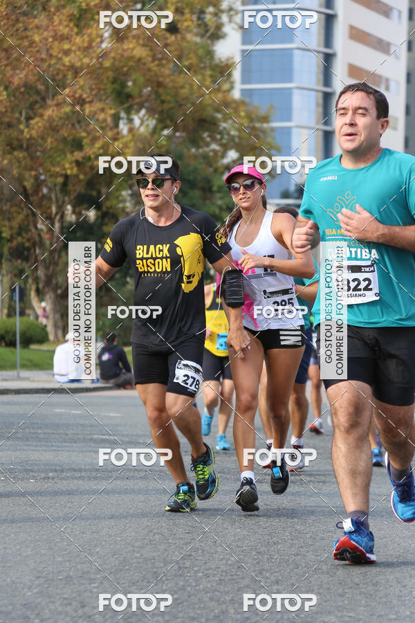 Buy your photos of the eventMeia Maratona Internacional de Curitiba 2018 on Fotop