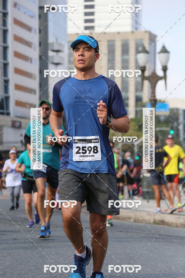 Buy your photos of the eventMeia Maratona Internacional de Curitiba 2018 on Fotop