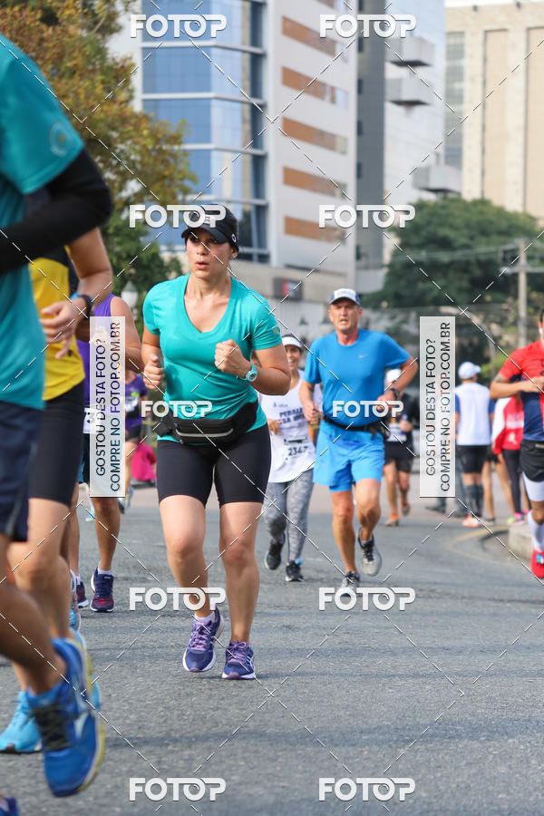 Buy your photos of the eventMeia Maratona Internacional de Curitiba 2018 on Fotop