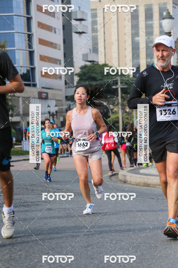 Buy your photos of the eventMeia Maratona Internacional de Curitiba 2018 on Fotop