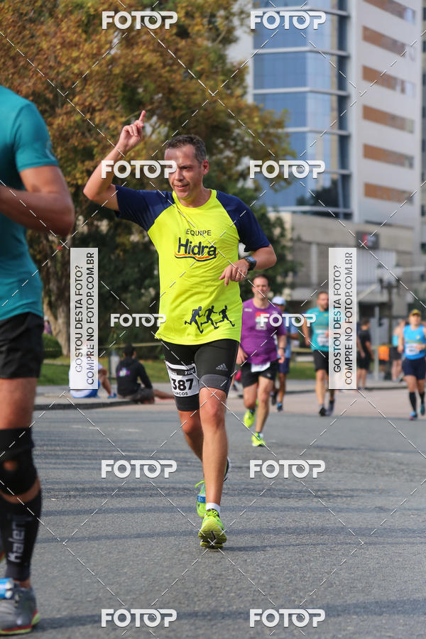 Buy your photos of the eventMeia Maratona Internacional de Curitiba 2018 on Fotop