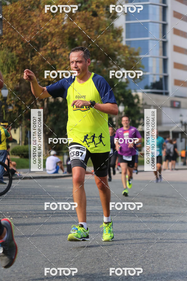 Buy your photos of the eventMeia Maratona Internacional de Curitiba 2018 on Fotop