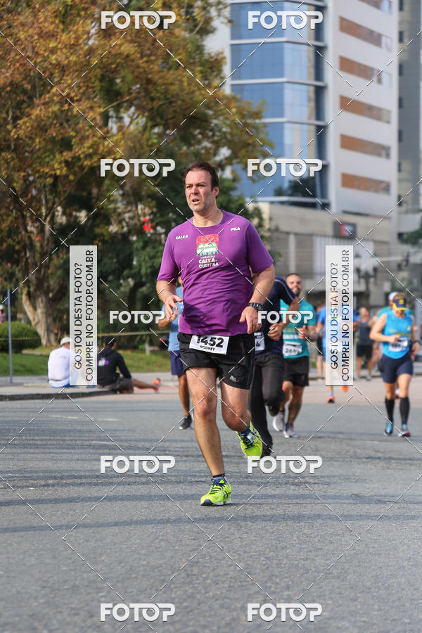 Buy your photos of the eventMeia Maratona Internacional de Curitiba 2018 on Fotop