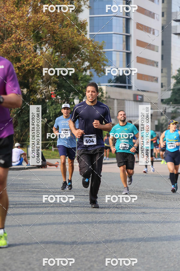 Buy your photos of the eventMeia Maratona Internacional de Curitiba 2018 on Fotop