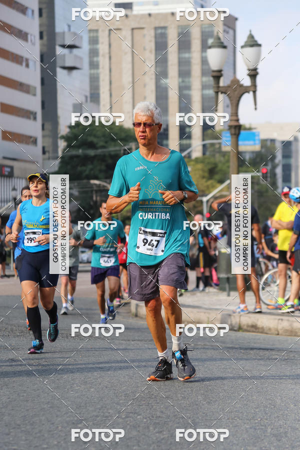 Buy your photos of the eventMeia Maratona Internacional de Curitiba 2018 on Fotop