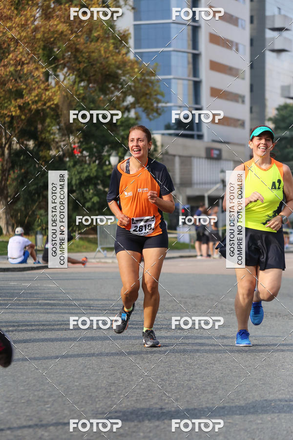 Buy your photos of the eventMeia Maratona Internacional de Curitiba 2018 on Fotop