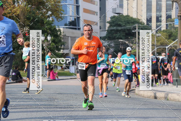 Buy your photos of the eventMeia Maratona Internacional de Curitiba 2018 on Fotop