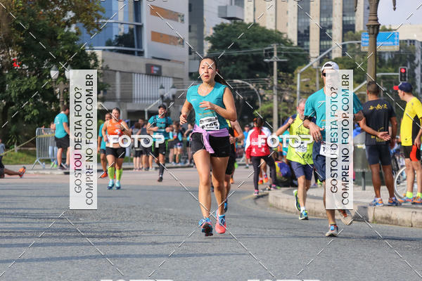 Buy your photos of the eventMeia Maratona Internacional de Curitiba 2018 on Fotop