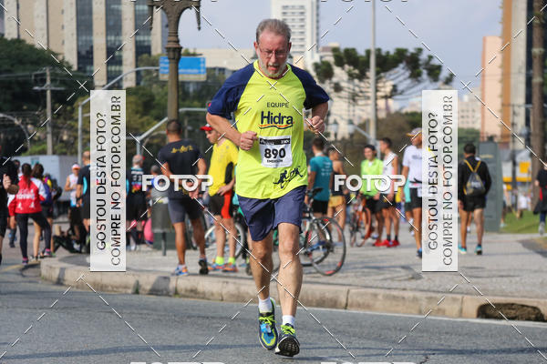 Buy your photos of the eventMeia Maratona Internacional de Curitiba 2018 on Fotop