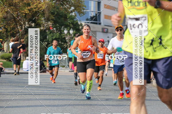 Buy your photos of the eventMeia Maratona Internacional de Curitiba 2018 on Fotop
