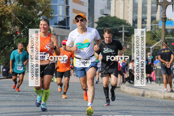 Buy your photos of the eventMeia Maratona Internacional de Curitiba 2018 on Fotop