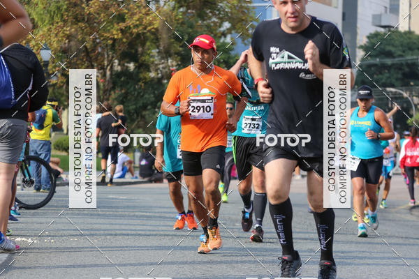 Buy your photos of the eventMeia Maratona Internacional de Curitiba 2018 on Fotop
