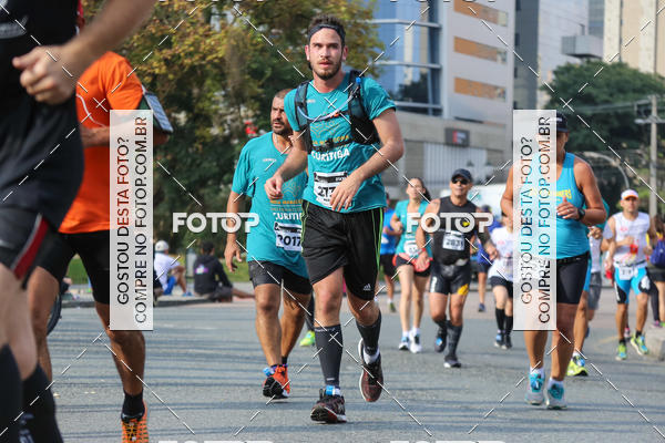 Buy your photos of the eventMeia Maratona Internacional de Curitiba 2018 on Fotop