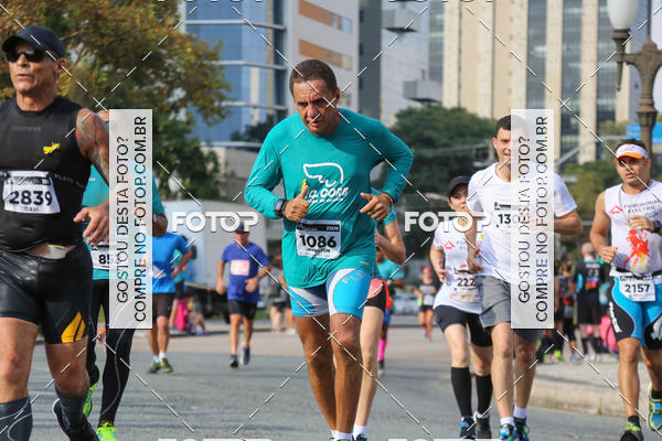 Buy your photos of the eventMeia Maratona Internacional de Curitiba 2018 on Fotop
