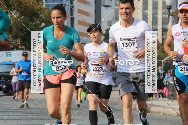 Buy your photos of the eventMeia Maratona Internacional de Curitiba 2018 on Fotop