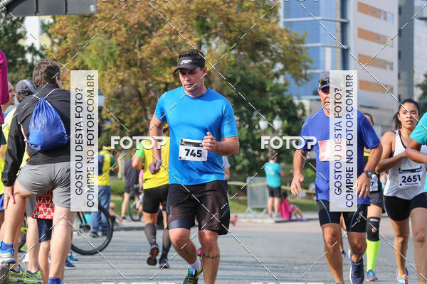 Buy your photos of the eventMeia Maratona Internacional de Curitiba 2018 on Fotop