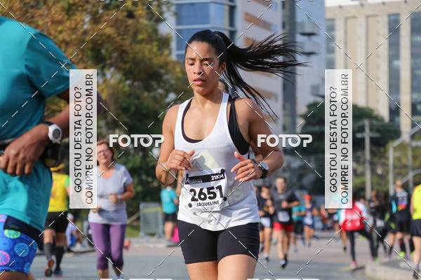 Buy your photos of the eventMeia Maratona Internacional de Curitiba 2018 on Fotop